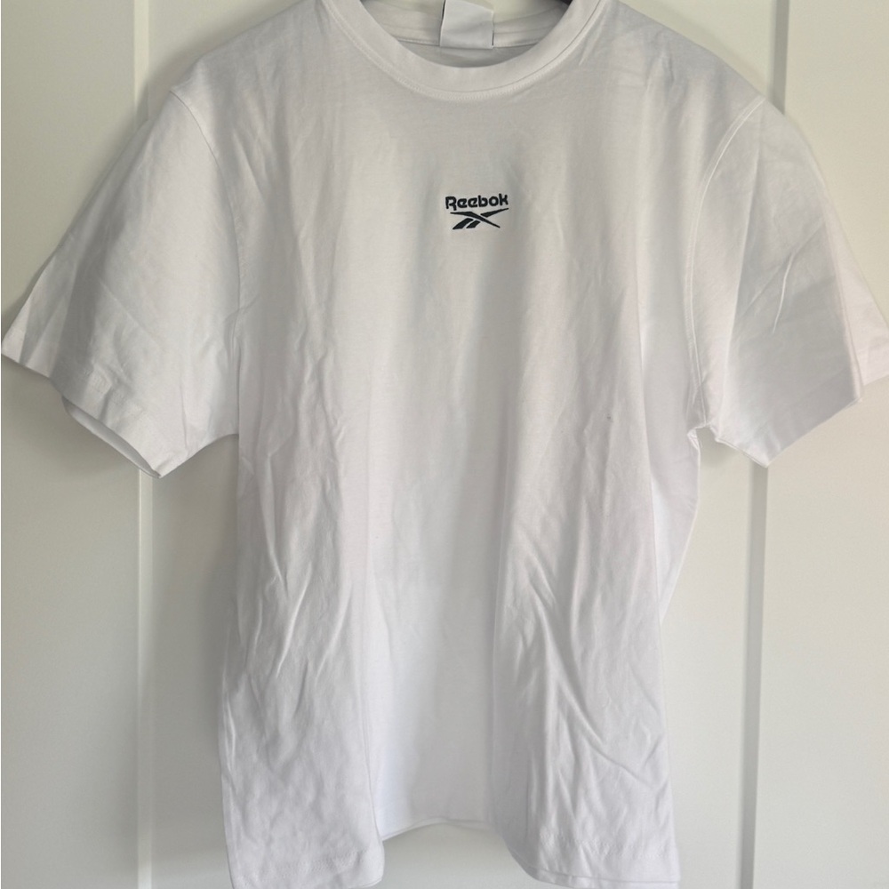 NWT Reebok White Short Sleeve Crew Tee with Small Black Logo